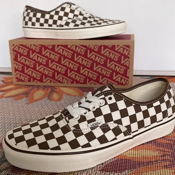Vans Men’s Authentic Checkerboard Brown
VN000BW5BRO
SNEAKERS - Picture 15 of 16